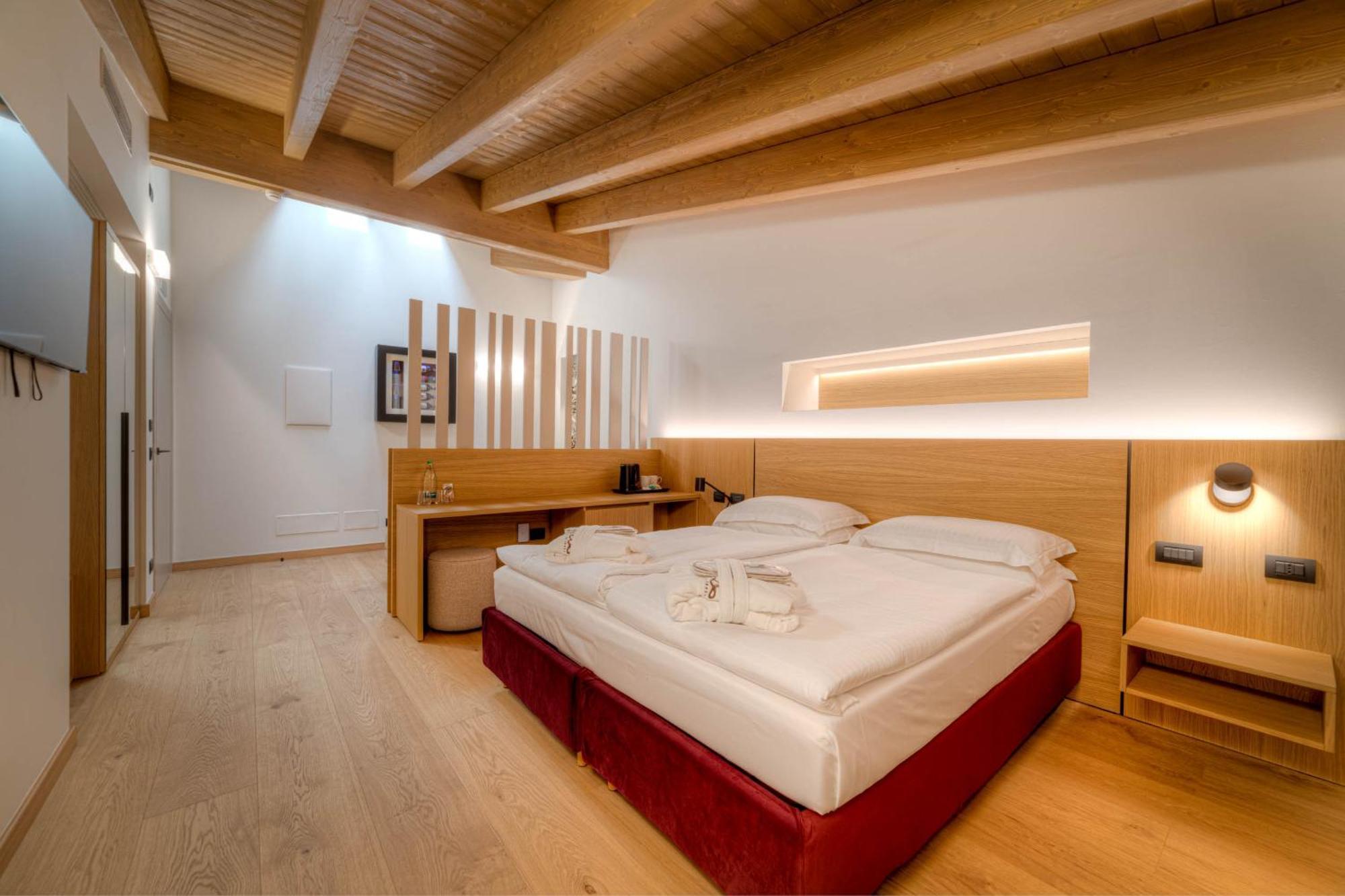 Wine Hotel San Carlo - Relais & Spa - Boutique Hotel Chiuro Exterior photo