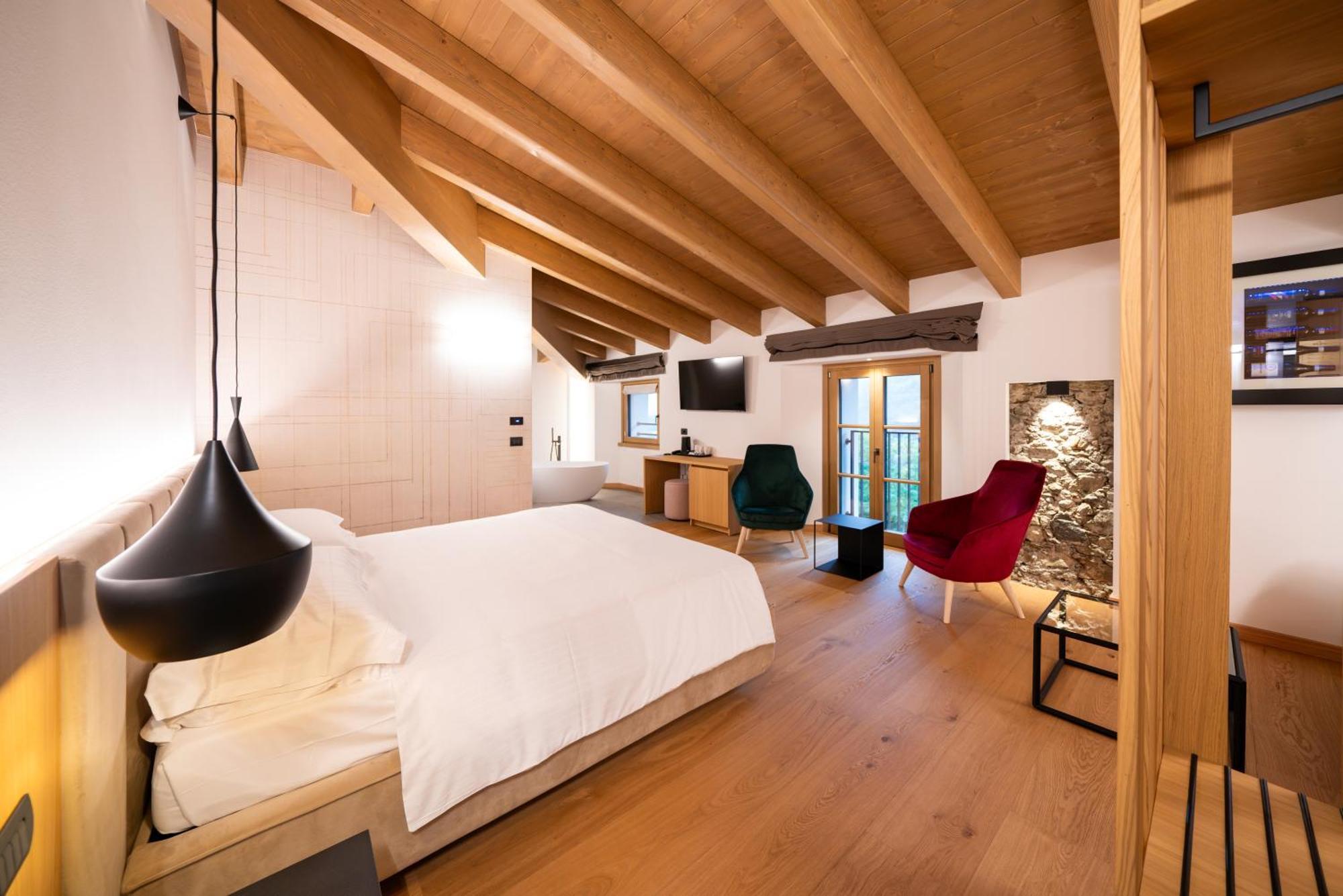 Wine Hotel San Carlo - Relais & Spa - Boutique Hotel Chiuro Exterior photo