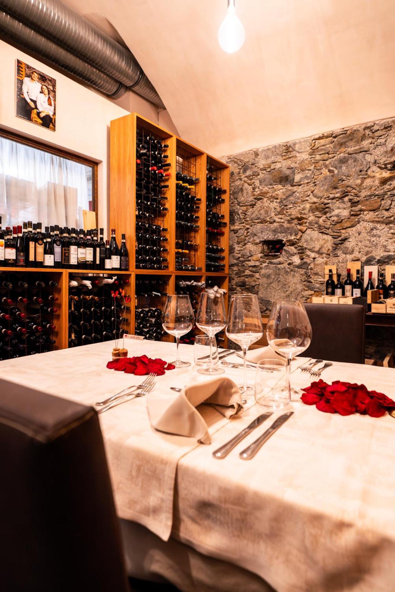 Wine Hotel San Carlo - Relais & Spa - Boutique Hotel Chiuro Exterior photo